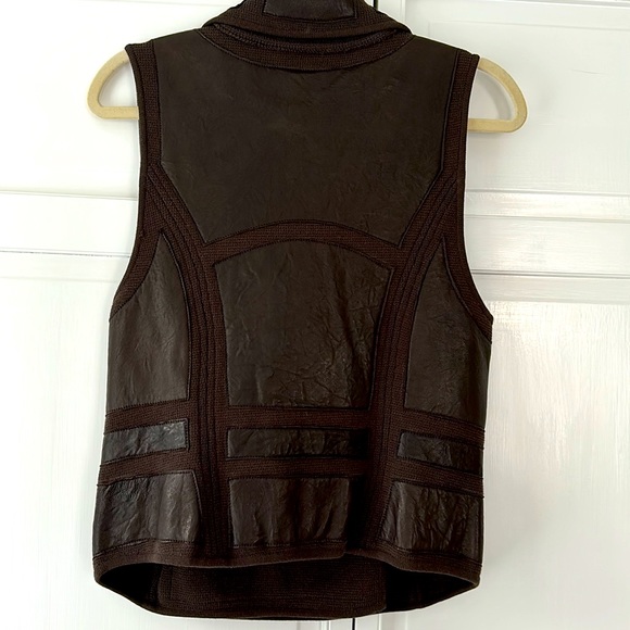 🎉HP🎉 100% Lamb Leather Vest - Picture 3 of 5